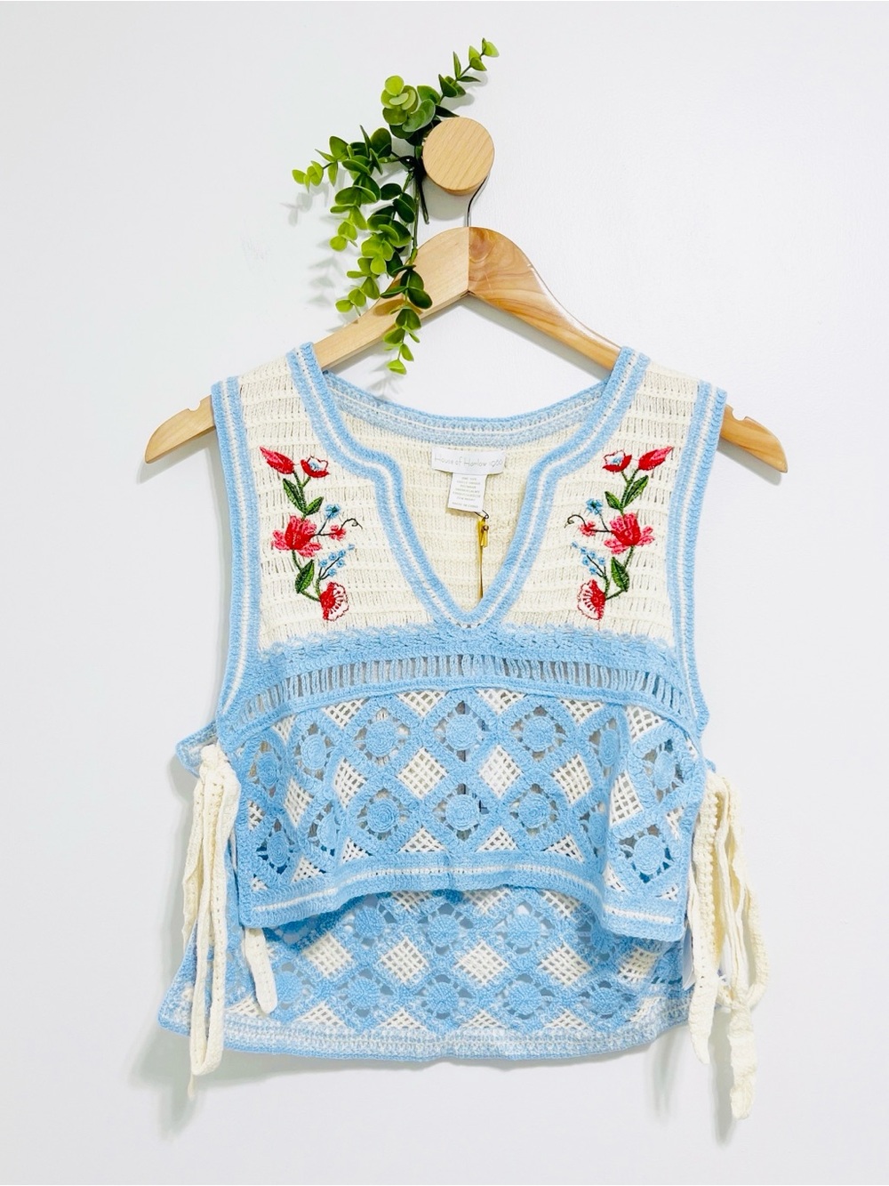 House Of Harlow NWT Boho Festival Crochet Floral Embroidered Tank Top - Picture 2 of 10